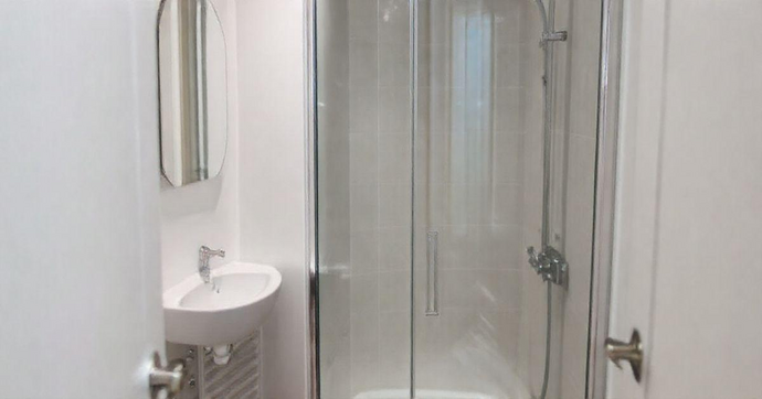 Box para banheiro pequeno de apartamento: como escolher o ideal para otimizar seu espaço